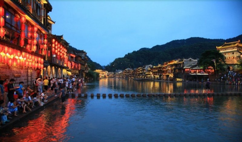 凤凰古城旅游