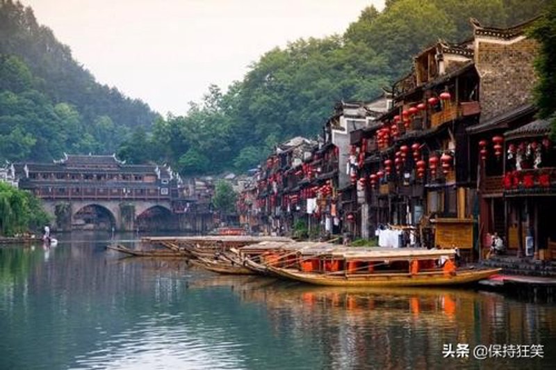 张家界旅游新攻略:本地导游带你游山玩水